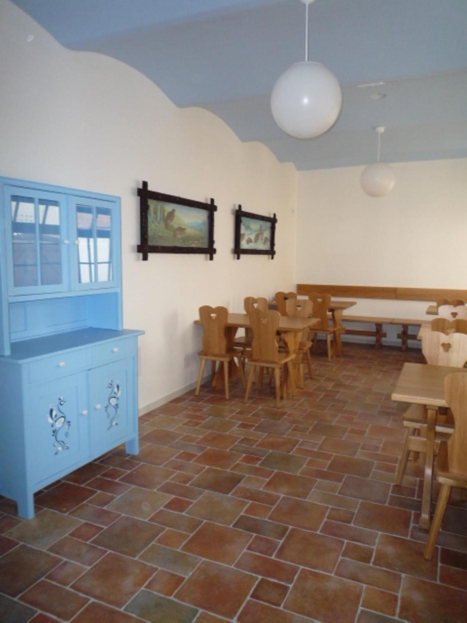 Pension Cerny Jezdec Lednice Buitenkant foto