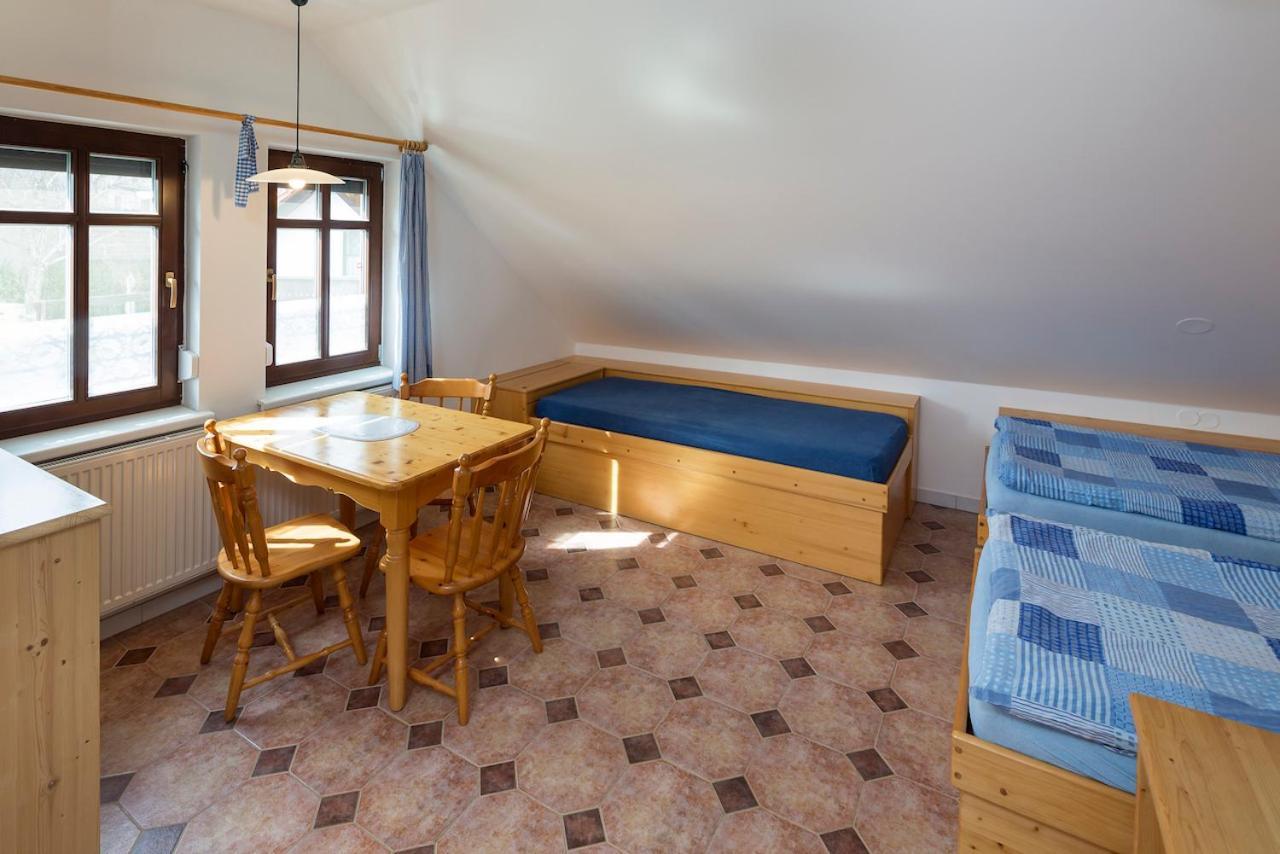 Pension Cerny Jezdec Lednice Buitenkant foto